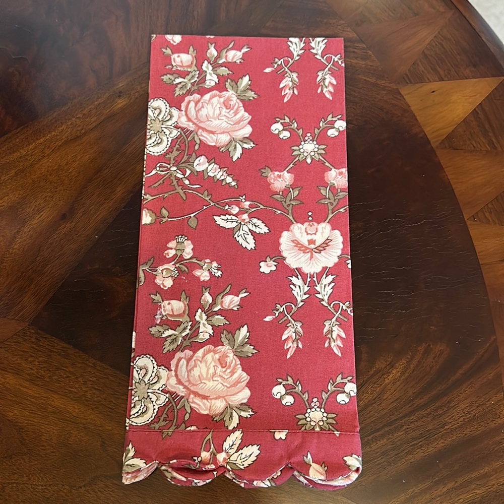 NWOT Woodbridge Kitchen Towel